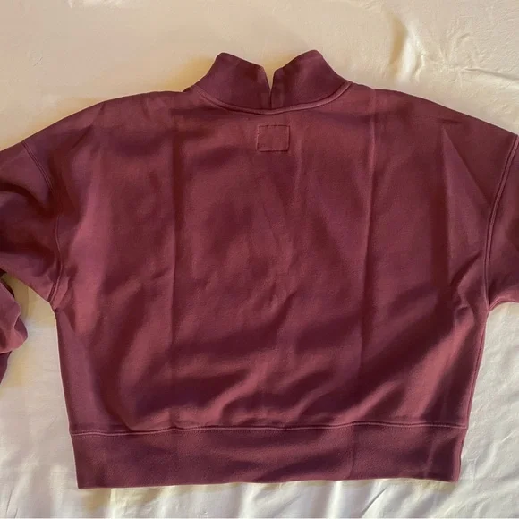 Abercrombie & Fitch Women’s Burgundy Mock Neck Sweatshirt - Picture 4 of 6